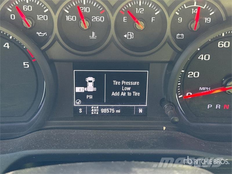 Chevrolet Silverado 3500HD Vieglais kravas automobilis/izkraušana no sāniem