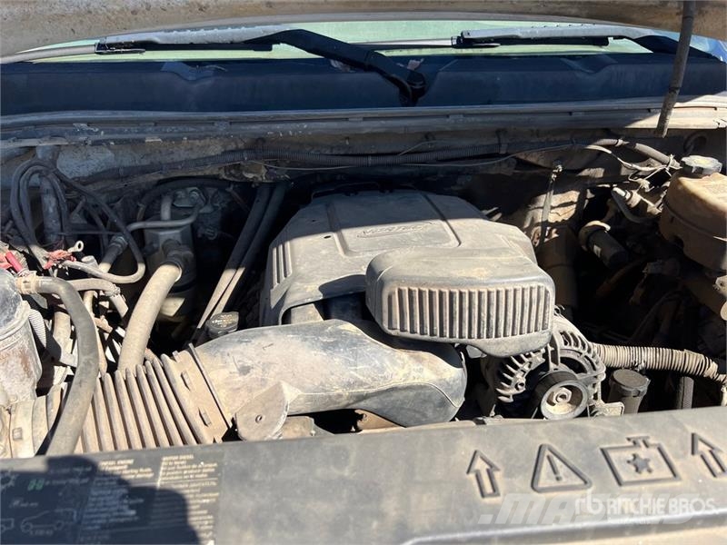 Chevrolet Silverado 3500HD Vieglais kravas automobilis/izkraušana no sāniem
