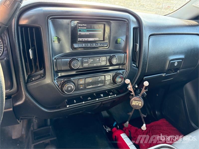 Chevrolet Silverado 3500HD Flatbed / Dropside trucks
