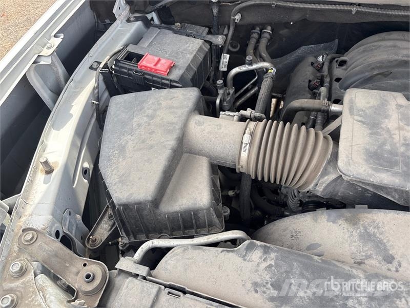 Chevrolet Silverado 3500HD 4x4 Crew Cab Pickup Andere Transporter
