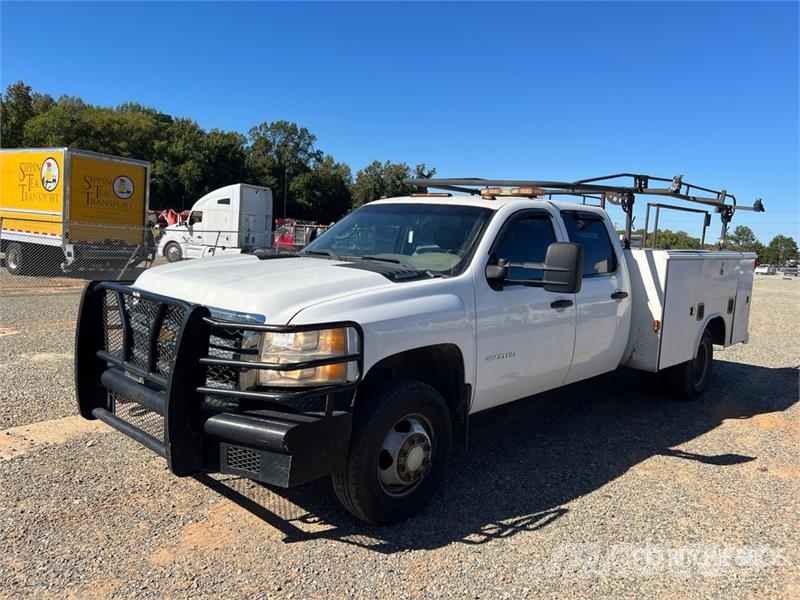 Chevrolet Silverado 3500HD Vieglais kravas automobilis/izkraušana no sāniem