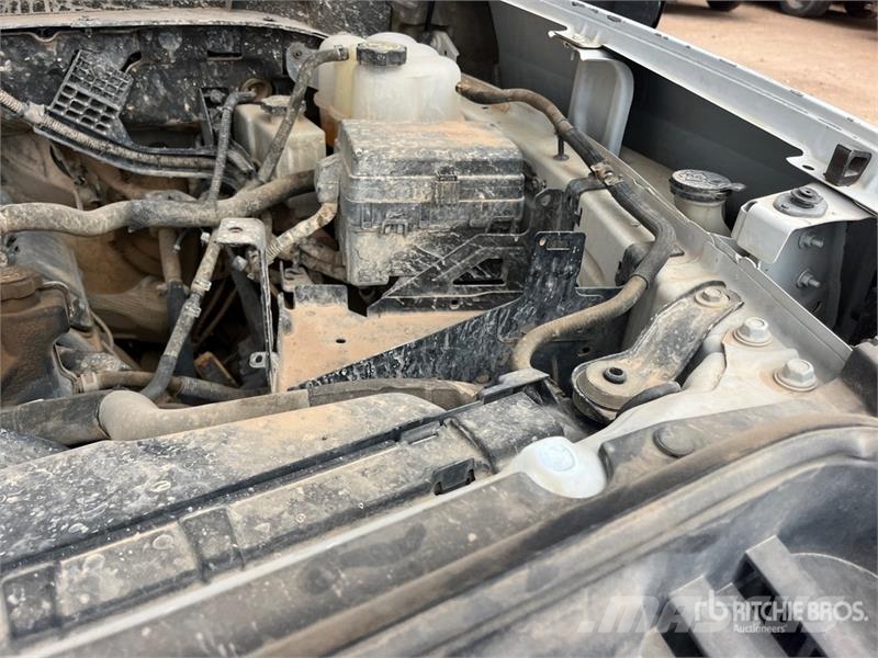 Chevrolet Silverado 3500HD 4x4 Extended Cab Service Truck مركبات الأغراض العامة