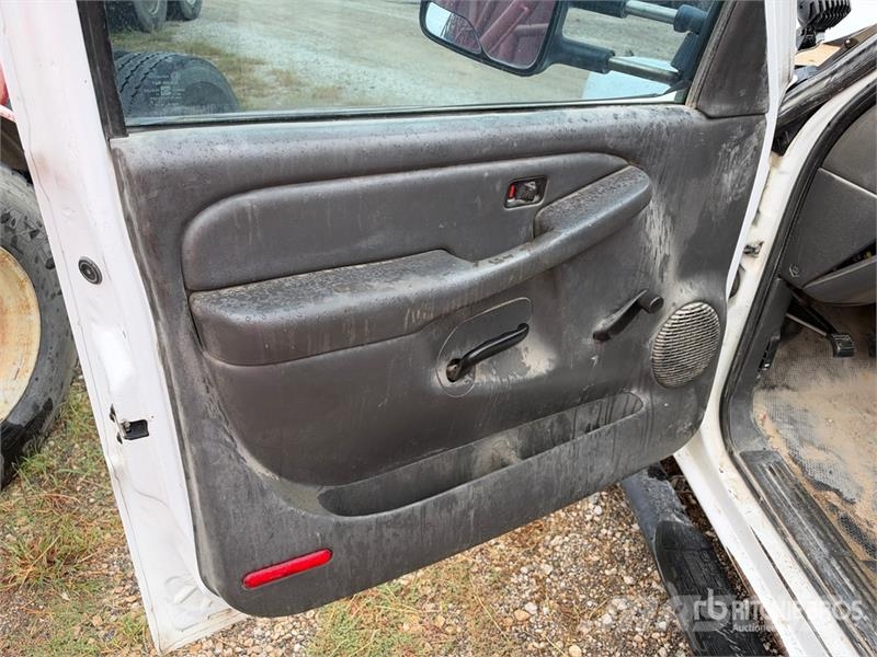 Chevrolet Silverado 3500 Custom 4x2 Utility Truck (Inoperabl Lava-autot