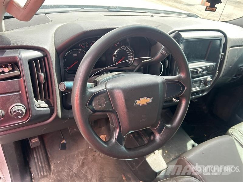 Chevrolet Silverado 3500HD Flatbed / Dropside trucks
