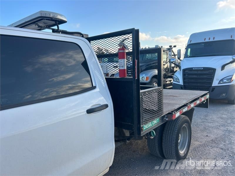 Chevrolet Silverado 3500HD Lastbil med lad/Flatbed