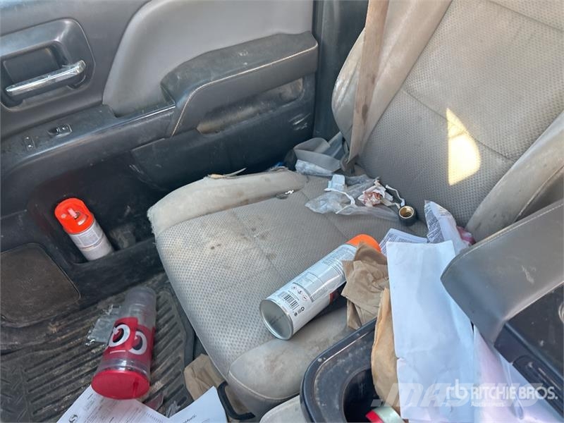 Chevrolet Silverado 3500HD 4x2 Crew Cab Cab and Chassis Cabine en interieur