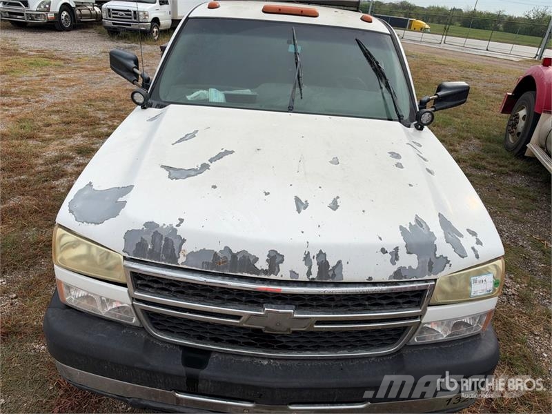 Chevrolet Silverado 3500 Custom 4x2 Utility Truck (Inoperabl Lava-autot