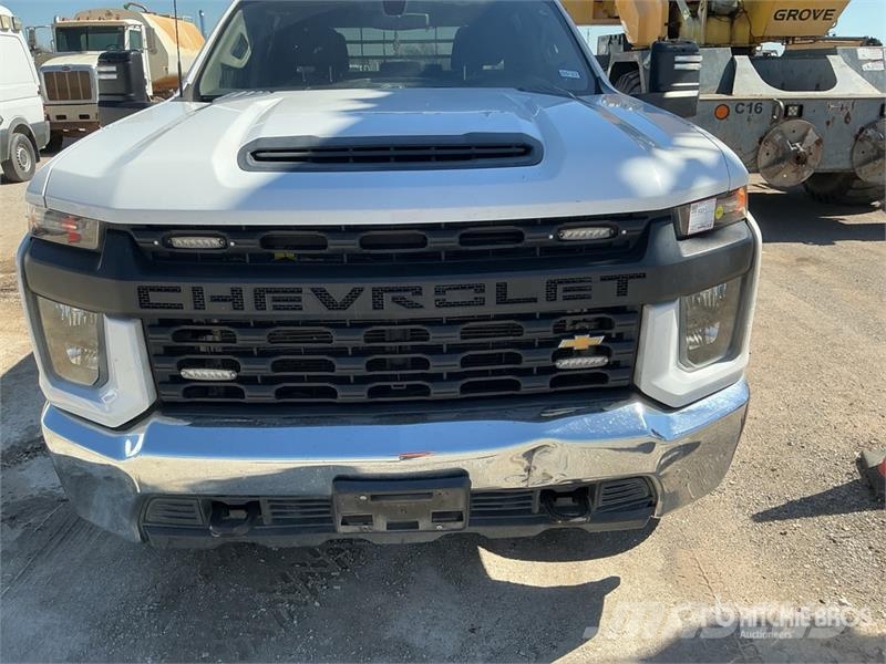 Chevrolet Silverado 3500HD Platformas/izkraušana no sāniem