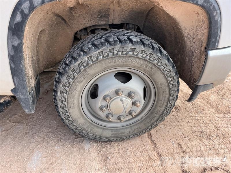 Chevrolet Silverado 3500HD 4x4 Extended Cab Service Truck Komunalna vozila za opštu namenu