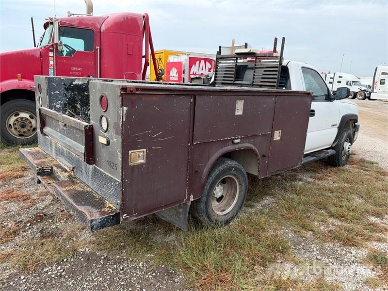 Chevrolet Silverado 3500 Custom 4x2 Utility Truck (Inoperabl Lava-autot