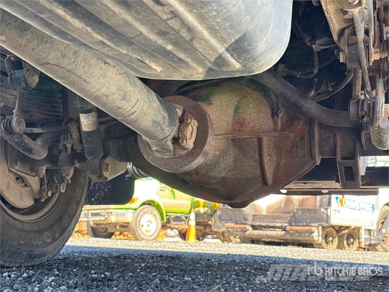 Chevrolet Silverado 3500HD Tovornjaki s kesonom/platojem