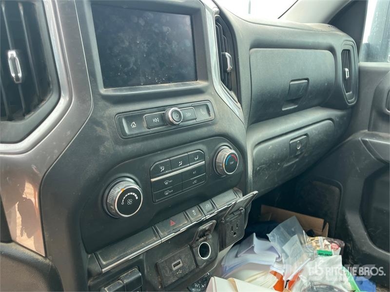 Chevrolet Silverado 3500HD 4x4 Extended Cab Service Truck مركبات الأغراض العامة