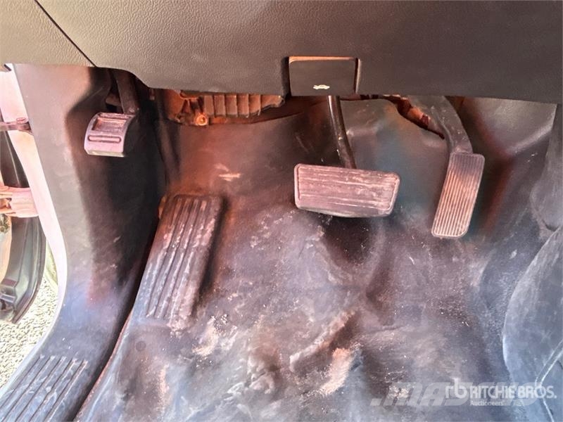 Chevrolet Silverado 3500HD Tovornjaki s kesonom/platojem