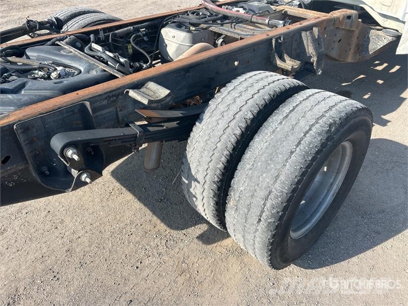 Chevrolet Silverado 3500HD 4x2 Crew Cab Cab and Chassis Cabine en interieur