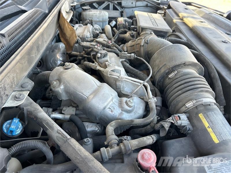 Chevrolet Silverado 3500HD Lastbil med lad/Flatbed