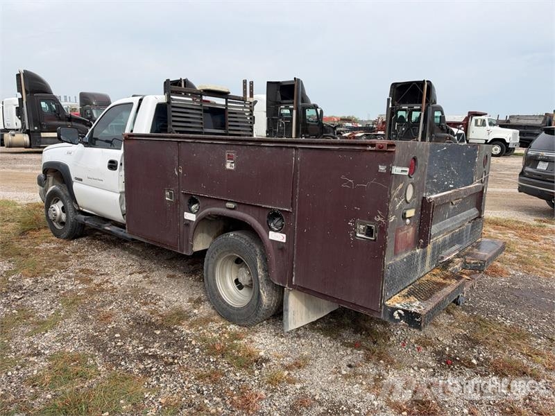 Chevrolet Silverado 3500 Custom 4x2 Utility Truck (Inoperabl Lava-autot