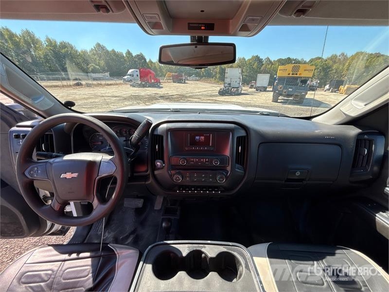 Chevrolet Silverado 3500HD Tovornjaki s kesonom/platojem