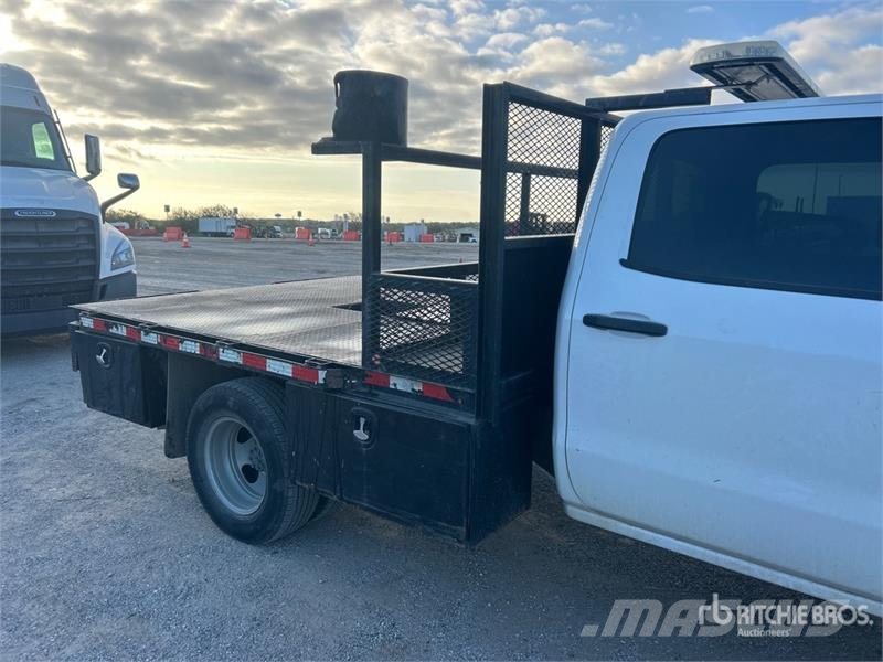 Chevrolet Silverado 3500HD Lastbil med lad/Flatbed