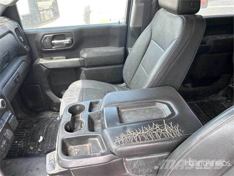 Chevrolet Silverado 3500HD 4x4 Crew Cab Service Truck Vehículos municipales multiusos