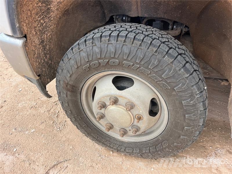 Chevrolet Silverado 3500HD 4x4 Extended Cab Service Truck مركبات الأغراض العامة