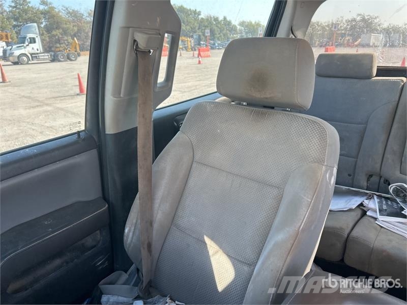 Chevrolet Silverado 3500HD 4x2 Crew Cab Cab and Chassis Cabine en interieur