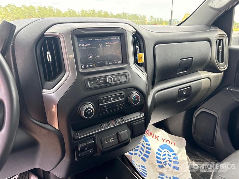 Chevrolet Silverado 3500HD 4x4 Crew Cab Pickup Andere Transporter