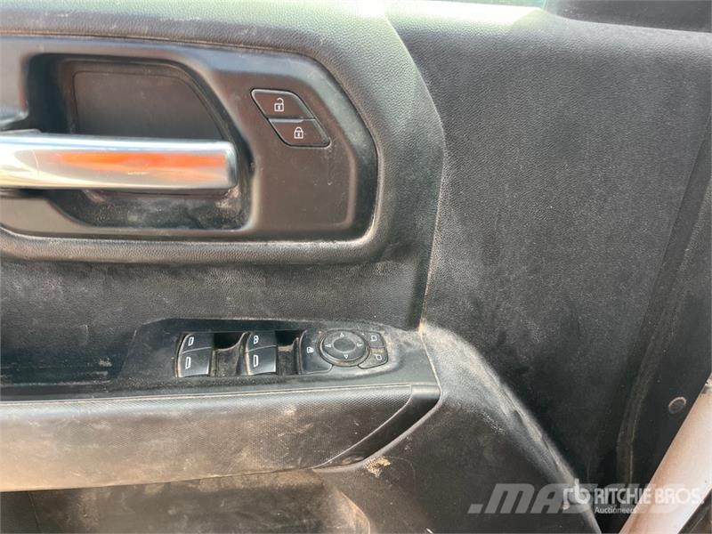 Chevrolet Silverado 3500HD 4x4 Extended Cab Service Truck Komunalna vozila za opštu namenu
