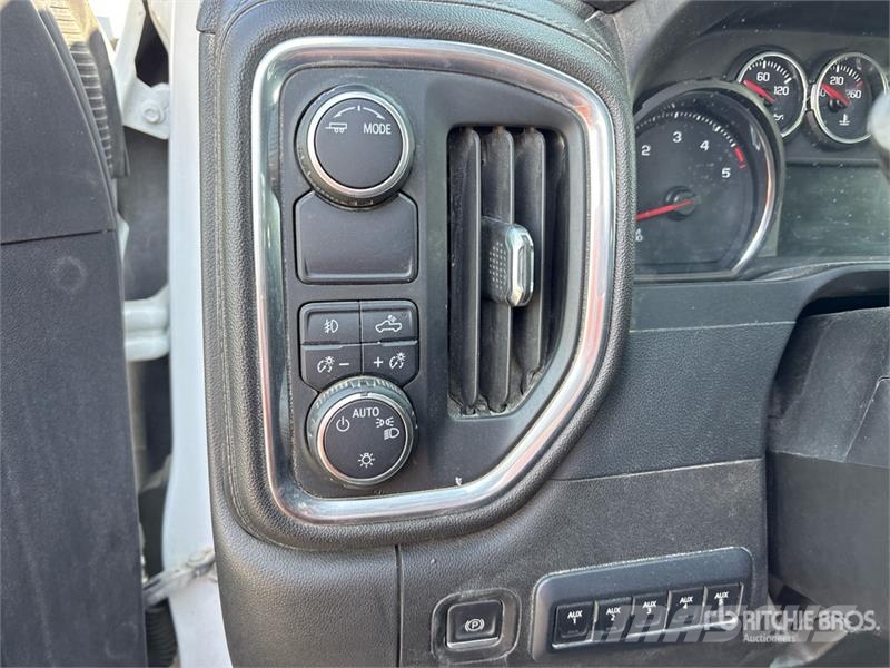 Chevrolet Silverado 3500HD Flatbed kamyonlar