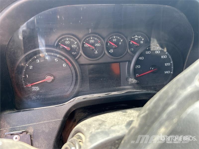 Chevrolet Silverado 3500HD 4x4 Crew Cab Service Truck Vehículos municipales multiusos