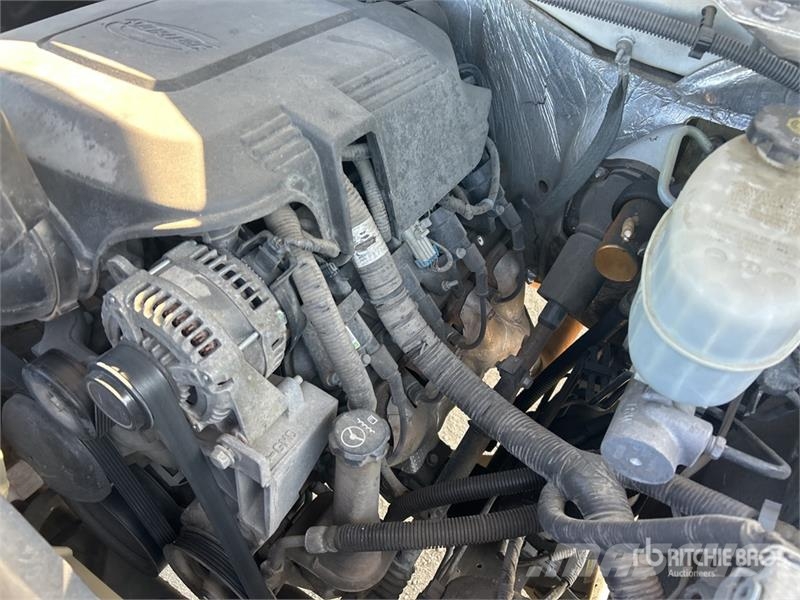 Chevrolet Silverado 3500HD 4x2 Crew Cab Cab and Chassis Cabine en interieur