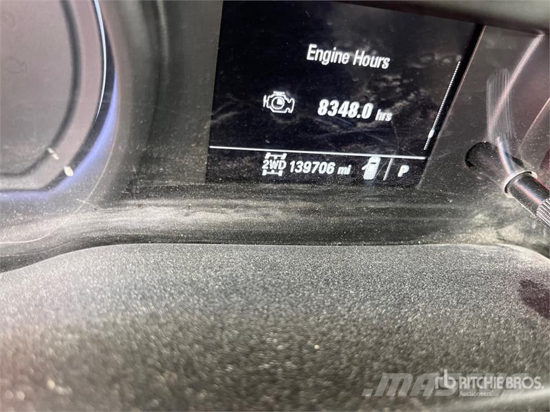 Chevrolet Silverado 3500HD 4x4 Extended Cab Service Truck مركبات الأغراض العامة