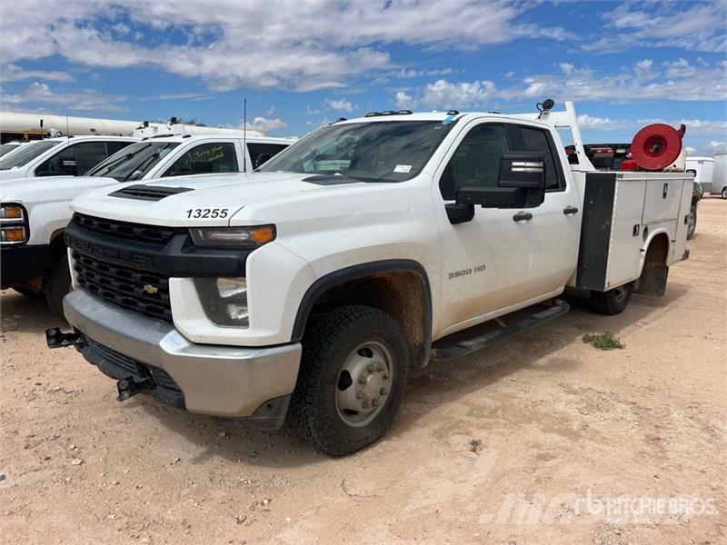 Chevrolet Silverado 3500HD 4x4 Extended Cab Service Truck مركبات الأغراض العامة