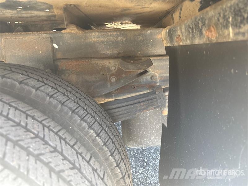 Chevrolet Silverado 3500HD Tovornjaki s kesonom/platojem