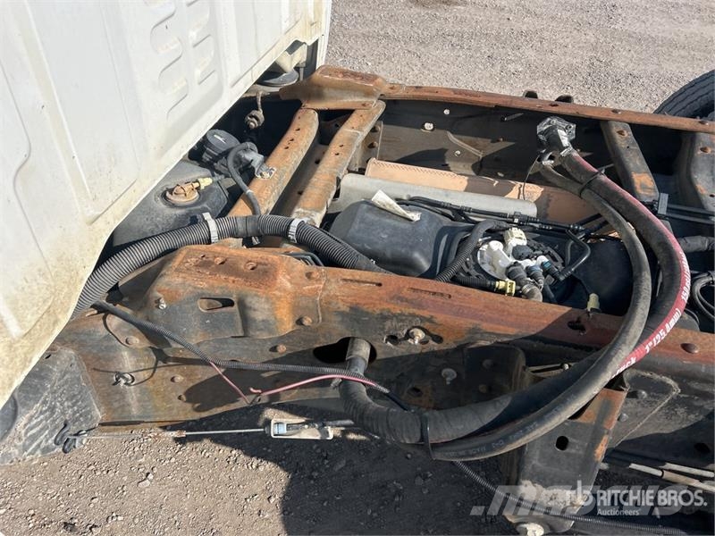 Chevrolet Silverado 3500HD 4x2 Crew Cab Cab and Chassis Cabine en interieur