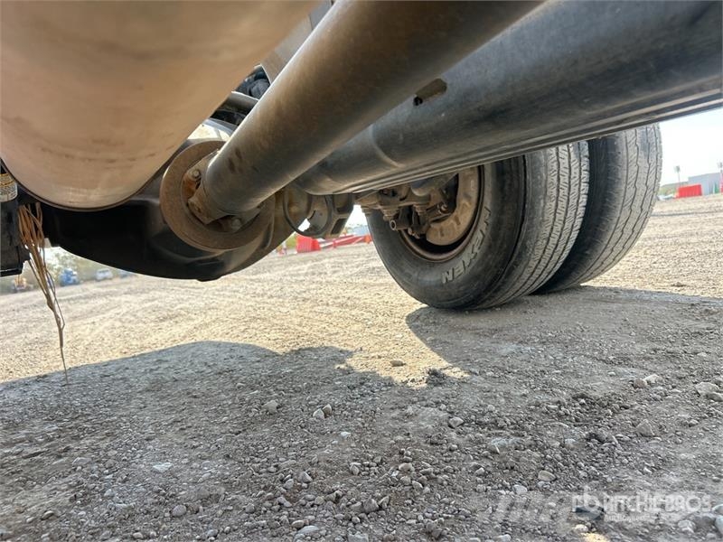Chevrolet Silverado 3500HD 4x2 Crew Cab Cab and Chassis Cabine en interieur