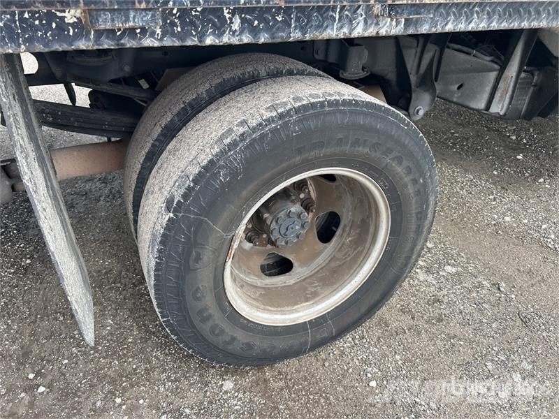 Chevrolet Silverado 3500HD Flatbed / Dropside trucks