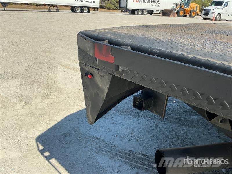 Chevrolet Silverado 3500HD Platformas/izkraušana no sāniem