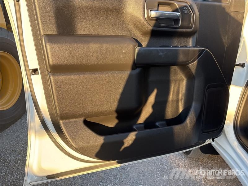 Chevrolet Silverado 3500HD 4x4 Crew Cab Service Truck Komunalna vozila