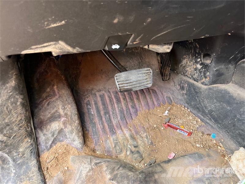 Chevrolet Silverado 3500HD 4x4 Extended Cab Service Truck مركبات الأغراض العامة