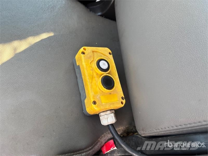 Chevrolet Silverado 3500HD Camion benne