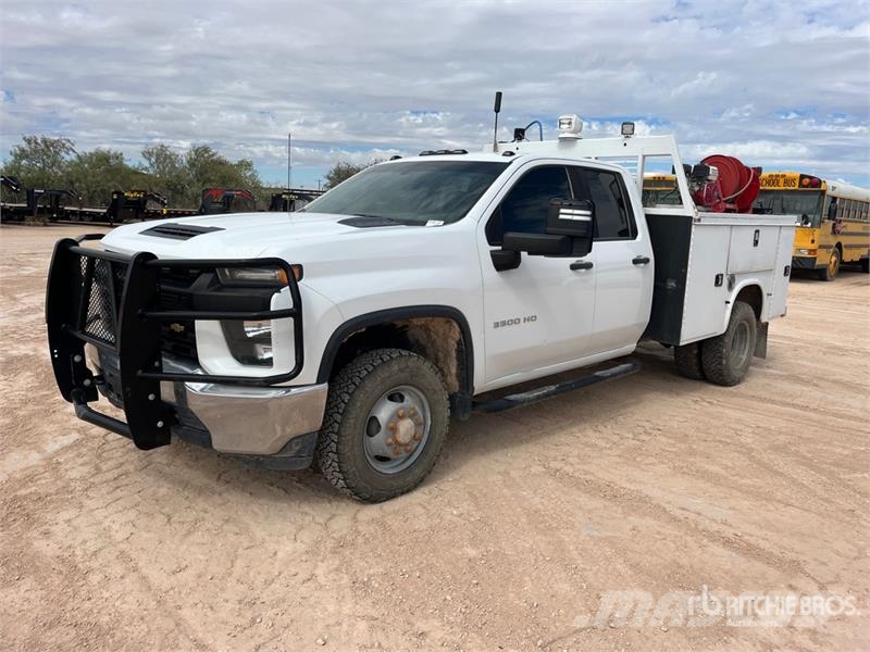 Chevrolet Silverado 3500HD 4x4 Extended Cab Service Truck مركبات الأغراض العامة