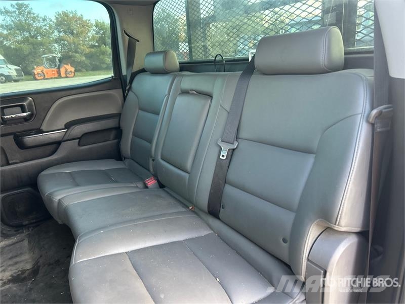 Chevrolet Silverado 3500HD Lastbil med lad/Flatbed
