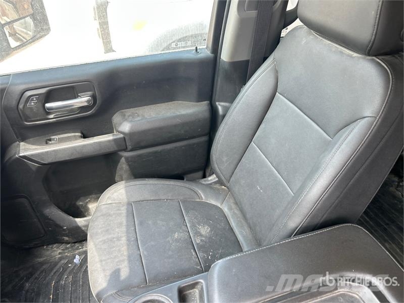 Chevrolet Silverado 3500HD 4x4 Crew Cab Service Truck Vehículos municipales multiusos