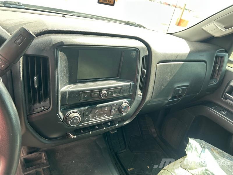Chevrolet Silverado 3500HD Flatbed / Dropside trucks