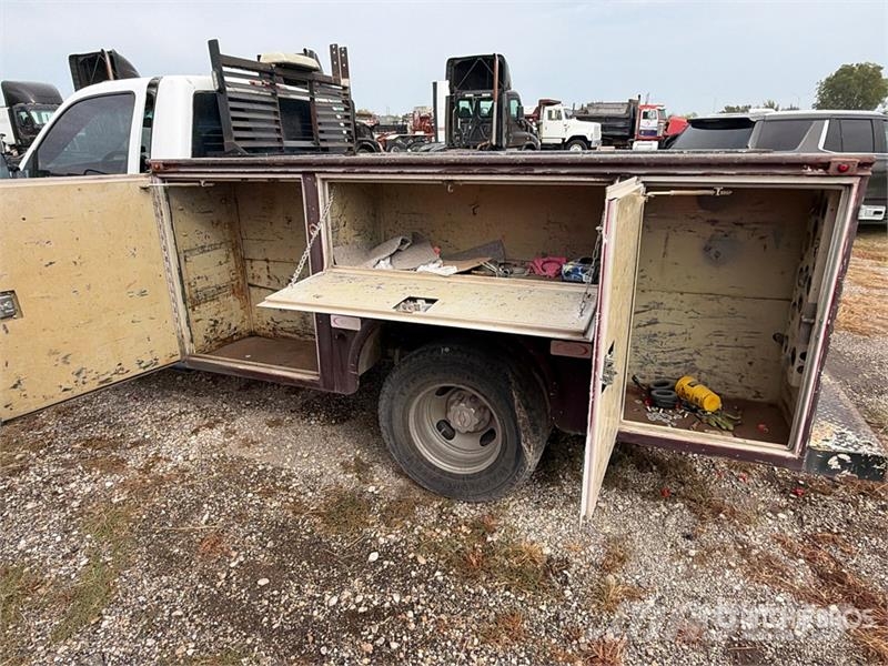 Chevrolet Silverado 3500 Custom 4x2 Utility Truck (Inoperabl Lava-autot