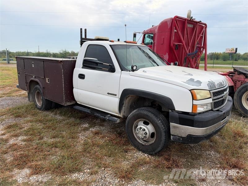 Chevrolet Silverado 3500 Custom 4x2 Utility Truck (Inoperabl Lava-autot