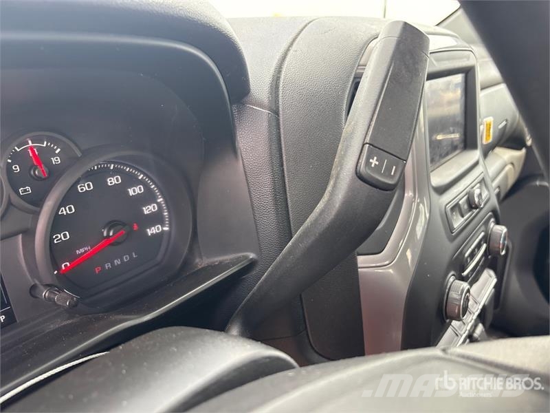 Chevrolet Silverado 3500HD 4x4 Crew Cab Pickup Andere Transporter