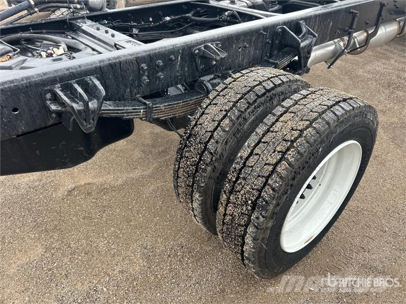 Chevrolet Silverado 5500HD 4x4 Cab and Chassis Kabine i unutrašnjost