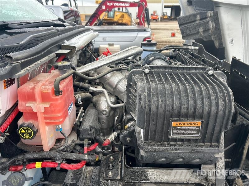 Chevrolet Silverado 5500HD 4x4 Cab and Chassis Kabine i unutrašnjost