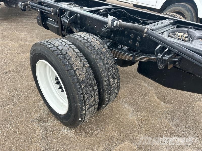 Chevrolet Silverado 5500HD 4x4 Cab and Chassis Kabine i unutrašnjost